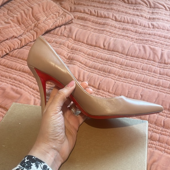 Christian Louboutin Apostrophe Pump Nude - Picture 3 of 6